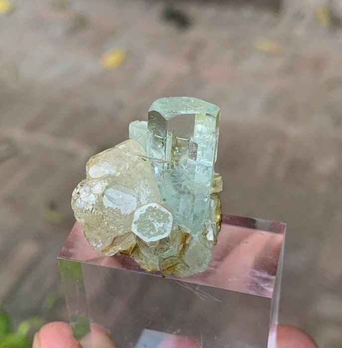 蓝色海蓝宝石晶体与八面体萤石晶体及白云母组合标本 标本 - 高度: 2.9 cm - 宽度: 2.6 cm- 16 g - (1) #3.2