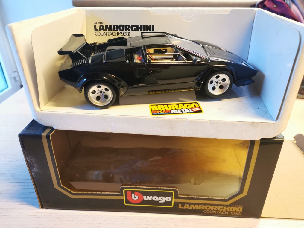 Bburago 1:18 - Σπορ αυτοκίνητο μοντελισμού - Lamborghini Countach (1988) #1.0