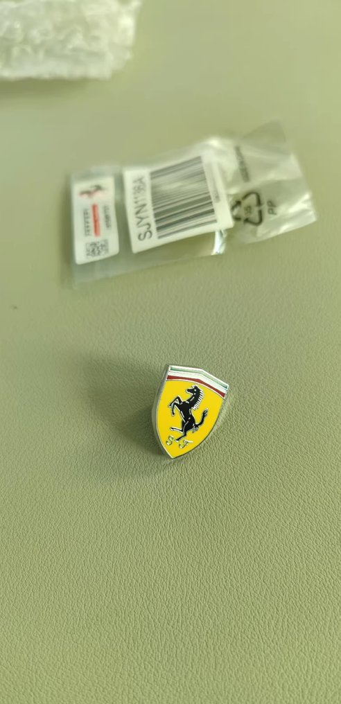 徽章 Official Ferrari Stationery Set (Notebook + Pen + Badge) – Made in Italy - 意大利 - 21世纪 #2.1