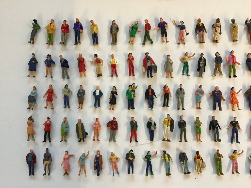 Preiser H0 - Figurer till modelltåg (80) - Resenärer och fritidsaktiviteter #4.3