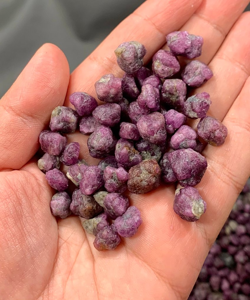 Ruby Crystals nagy tétel, 5000 karát természetes színű drágakő ékszerkészítőknek. Kristályok- 1000 g - (1) #3.2