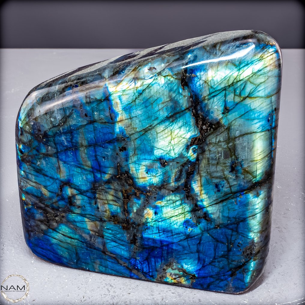 Fascinant Labradorit în formă liberă din Madagascar – Un joc de lumină și magie- 1928.51 g #1.0