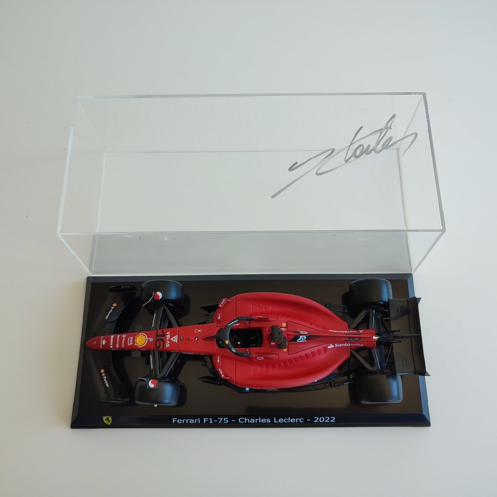 Ferrari - Charles Leclerc - 2022 - 1/24 méretarányú modellautó #1.0