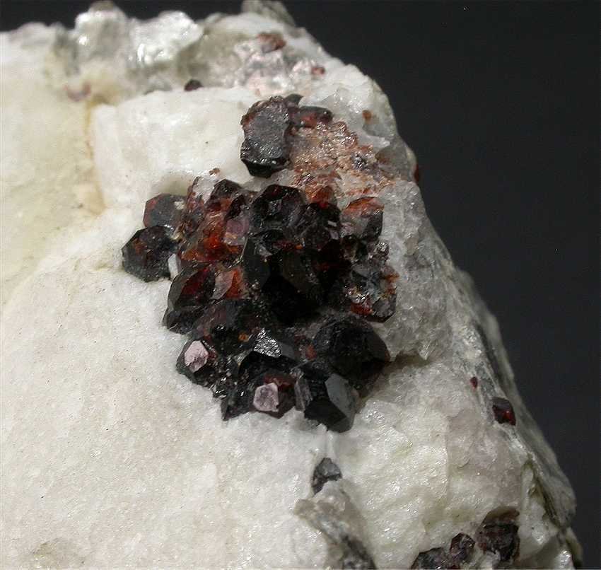 GARNETS από την Ιταλία Συλλογή ορυκτών- 500 g - (2) #1.0