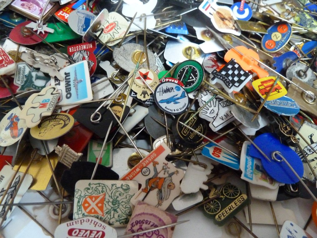 Collezione a tema - Un'altra collezione divertente di ogni tipo di spille, e questa volta ci sono più di 4500 pezzi. #1.0