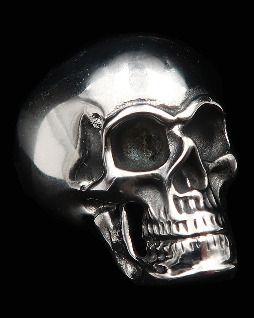 Δαχτυλίδι του Σκελετού, Σιωπηλός Φύλακας: Προστασία και Πνευματική Νίκη. - Δαχτυλίδι #1.0