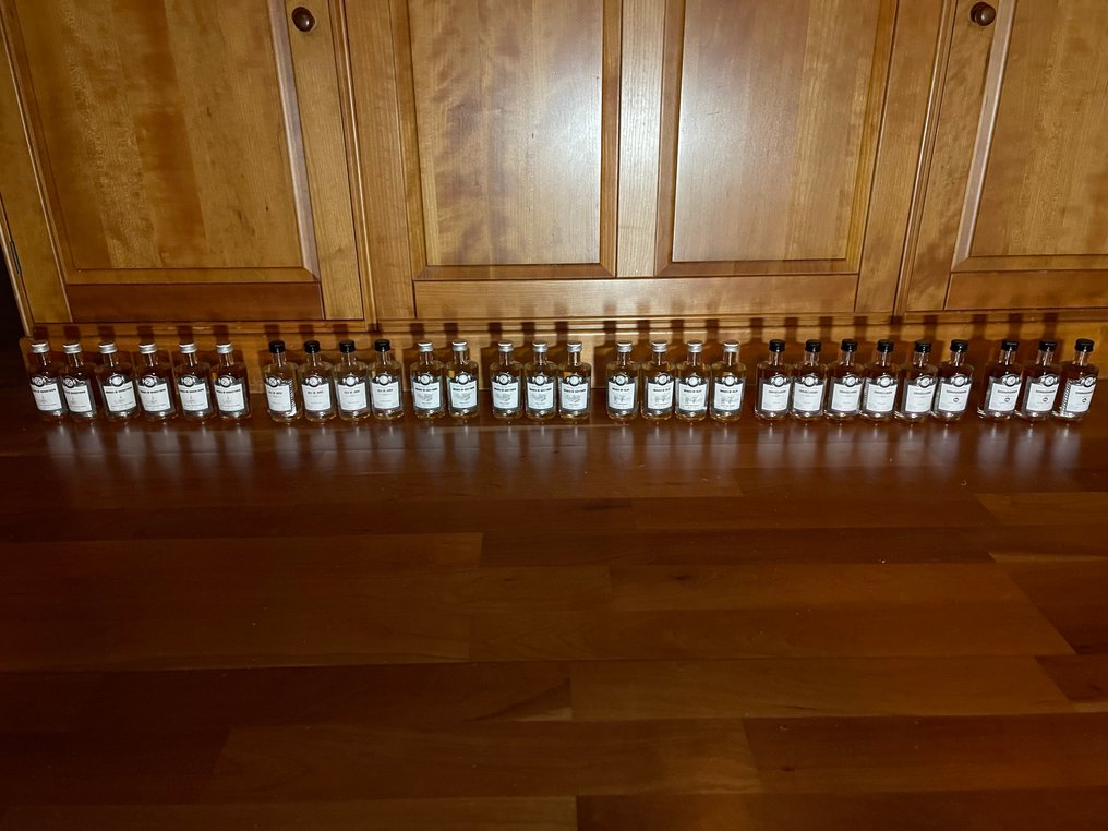 Bunnahabhain 2006 + Images of Islay + Images of Bardstown + Isle of Jura 2006 + Craigellachie 1995 + Images of Dufftown 1997 - Miniature - Malts of Scotland  - 5cl - 28 bottles #1.0