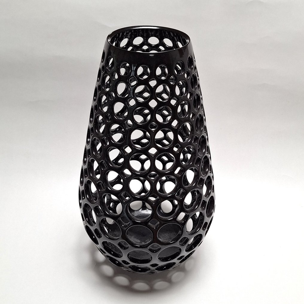 Lynne R. Meade - Escultura, Elongated Teardrop Round Lace Vessel - 43 cm - Grés - 2023 #1.0