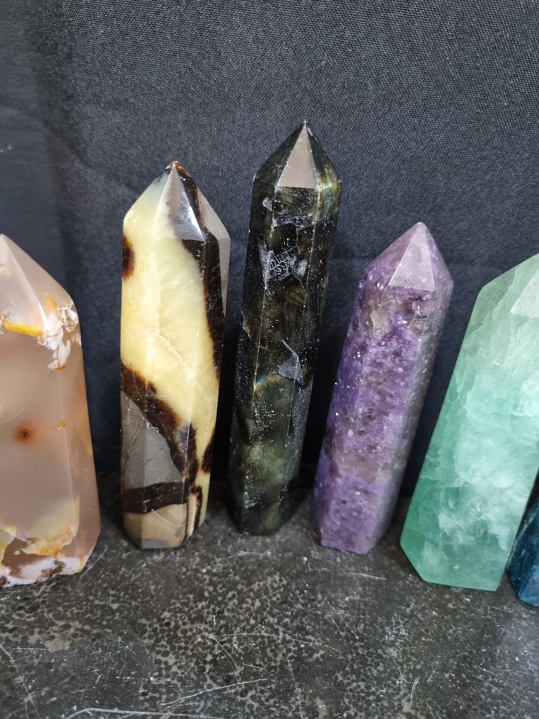 10 puncte de cristal, minerale diferite 12,1 - 5,7 cm - Punct de cristal- 1058 g - (10) #2.1