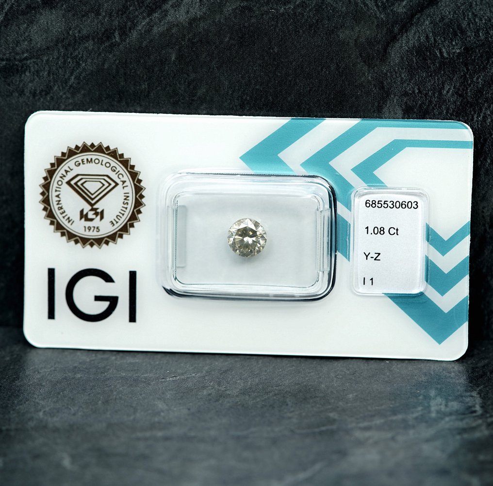 没有保留价 - 1 pcs 钻石  (天然色彩的)  - 1.08 ct - 圆形 - Light 稍帶灰色的 黄色 - I1 内含一级 - 国际宝石研究院（IGI） #2.1