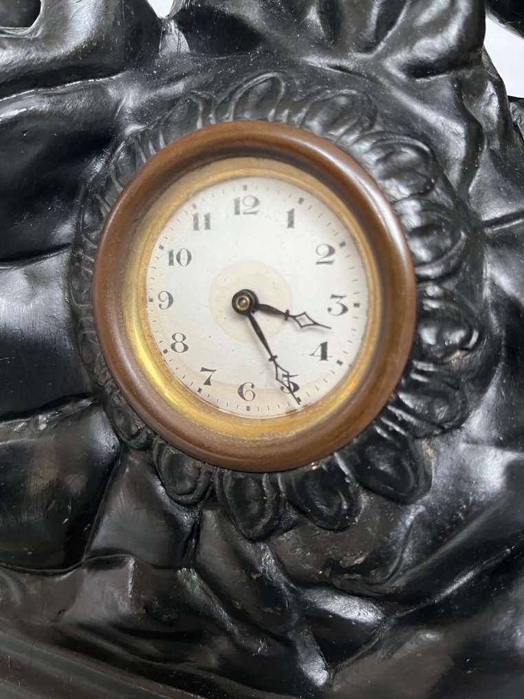 Manttelikello hahmoilla - Laasti, Messinki - 1940-1950 #4.3