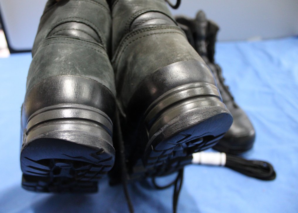 2 ζευγάρια παπούτσια Meindl, μέγεθος 4, Υπουργείο Άμυνας Ολλανδίας. - Στρατιωτικός εξοπλισμός #2.1
