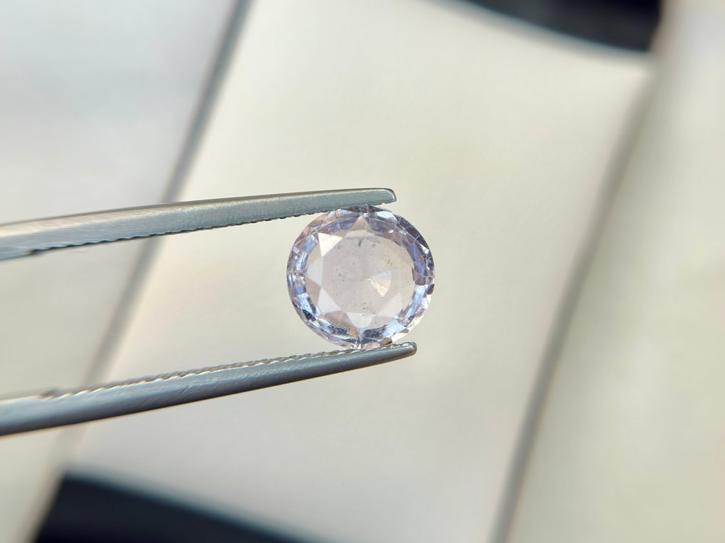 No reserve price - 1 pcs  Colourless Sapphire  - 2.56 ct - Bellerophon Gemlab - MADAGASCAR SAPPHIRE #3.2