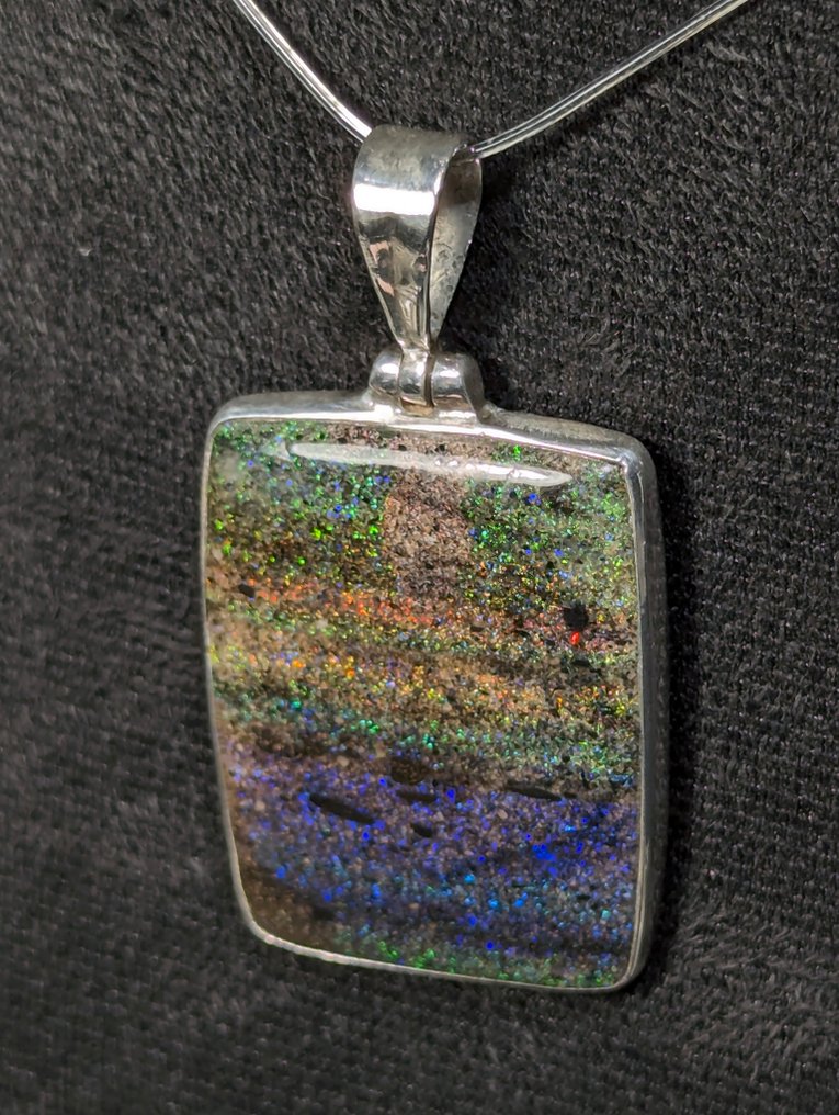 惊艳的925银吊坠，配以来自澳大利亚的天然安达穆卡欧泊，展现出强烈的色彩变化。 - 吊坠 #2.1