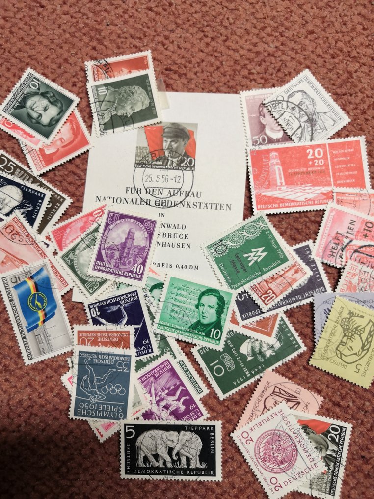 東德 1956/1990 - 完整收藏，按年份装在信封中 #2.1
