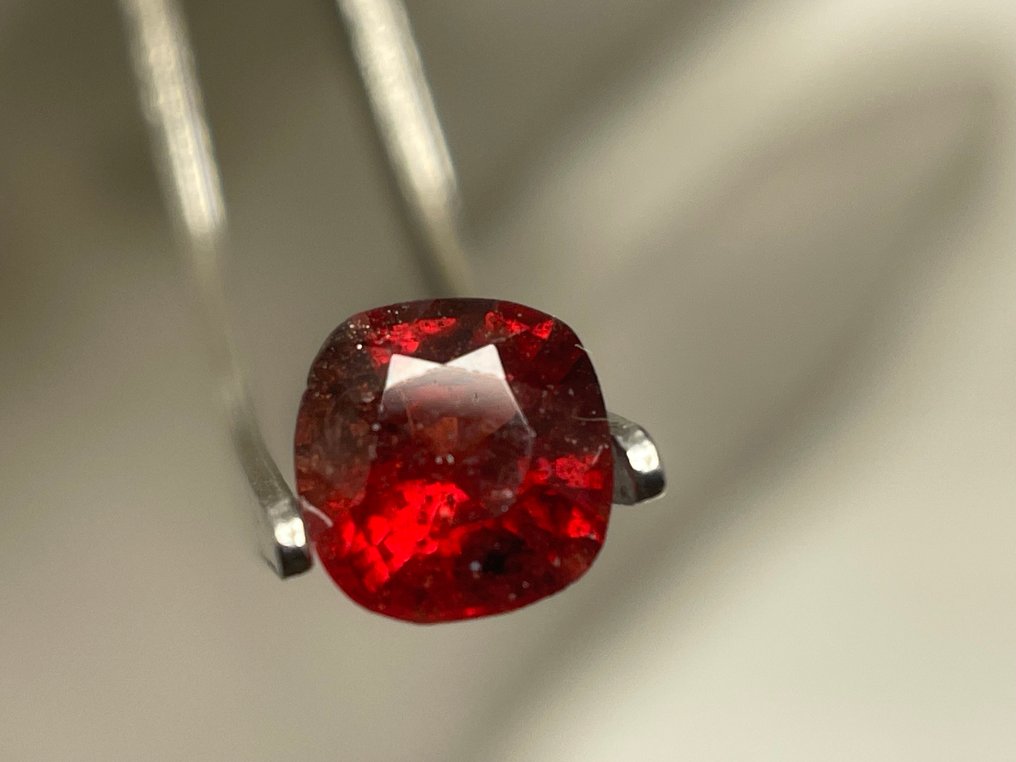 No reserve price - 1 pcs Red, Orange Spinel - 1.05 ct - Antwerp Laboratory for Gemstone Testing (ALGT) - fire-red spinel #3.2