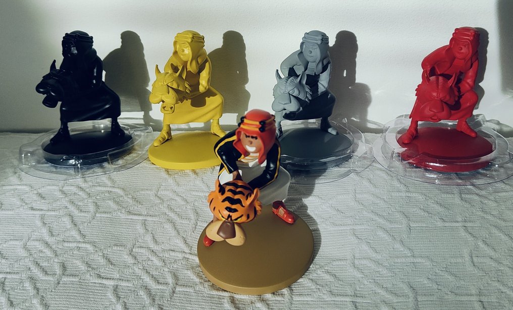 Hergé - Casterman - Tintinimaginatio - Tintin - Ensemble de 5 figurines Abdallah au tigre - 1 colorisée + 4 monochromes #2.1