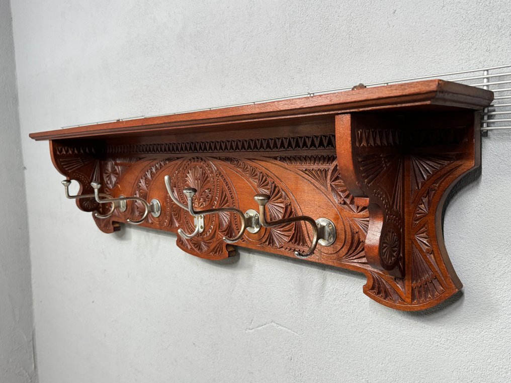 Friese kerfsnede kapstok met 5 karakteristieke haken - Coat rack - Wood - Frisian notched coat rack #1.0