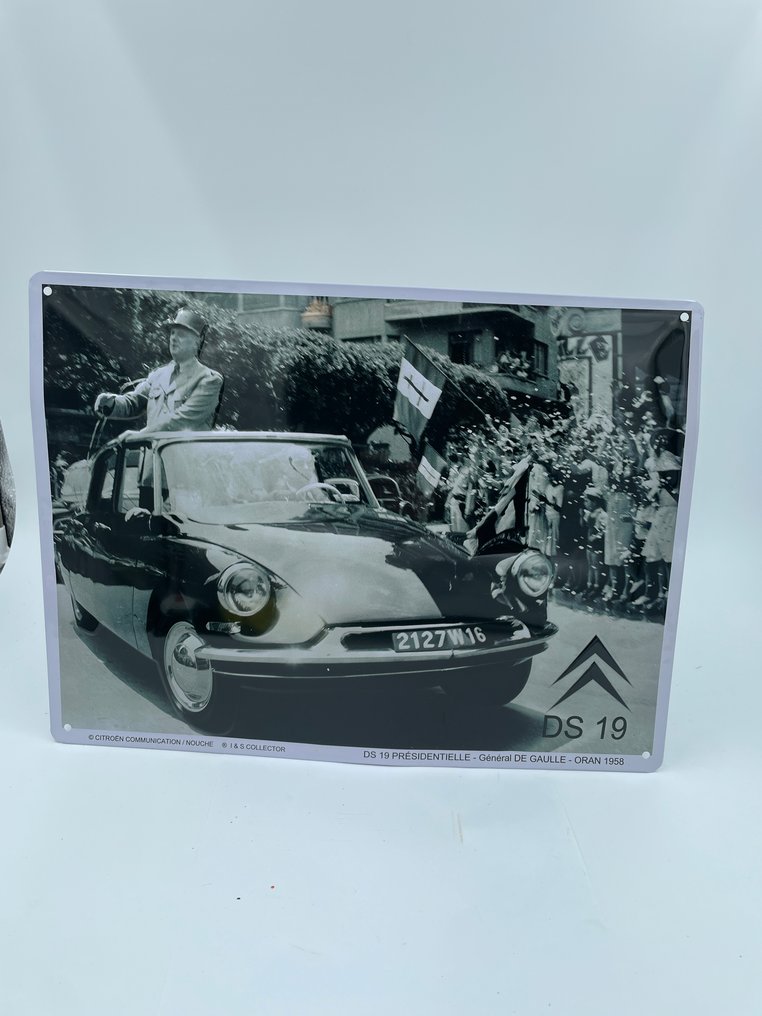 雪铁龙 DS 19 广告牌和 ID/DS 俱乐部杂志，时间范围为 1981-1982。 - 标志 (2) - Citroen DS - 金属, 纸 #1.0