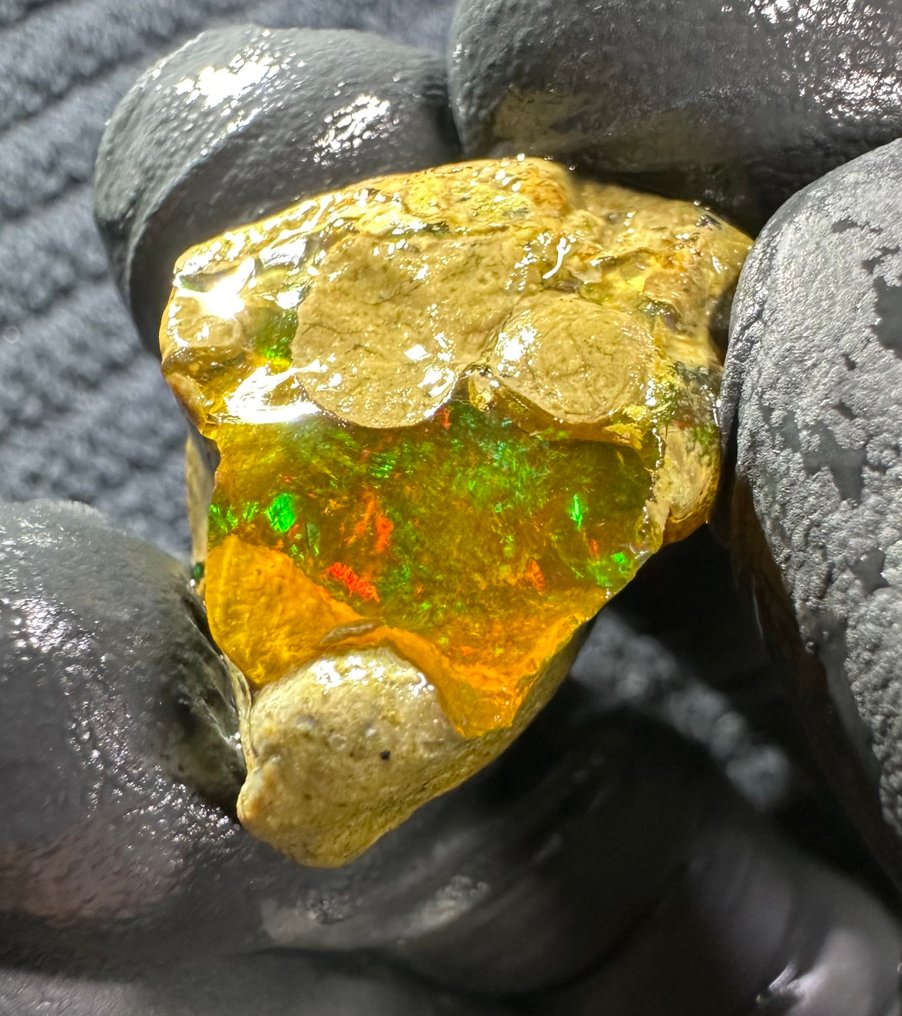 34ct Crystal Opal Rough- 6.8 g #3.2