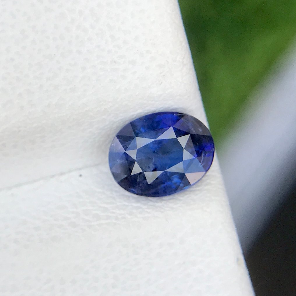 Fără preț de rezervă - 1 pcs Albastru Safir - 1.55 ct - IGI (Institutul gemologic internațional) - Albastru regal neîncălzit #4.3