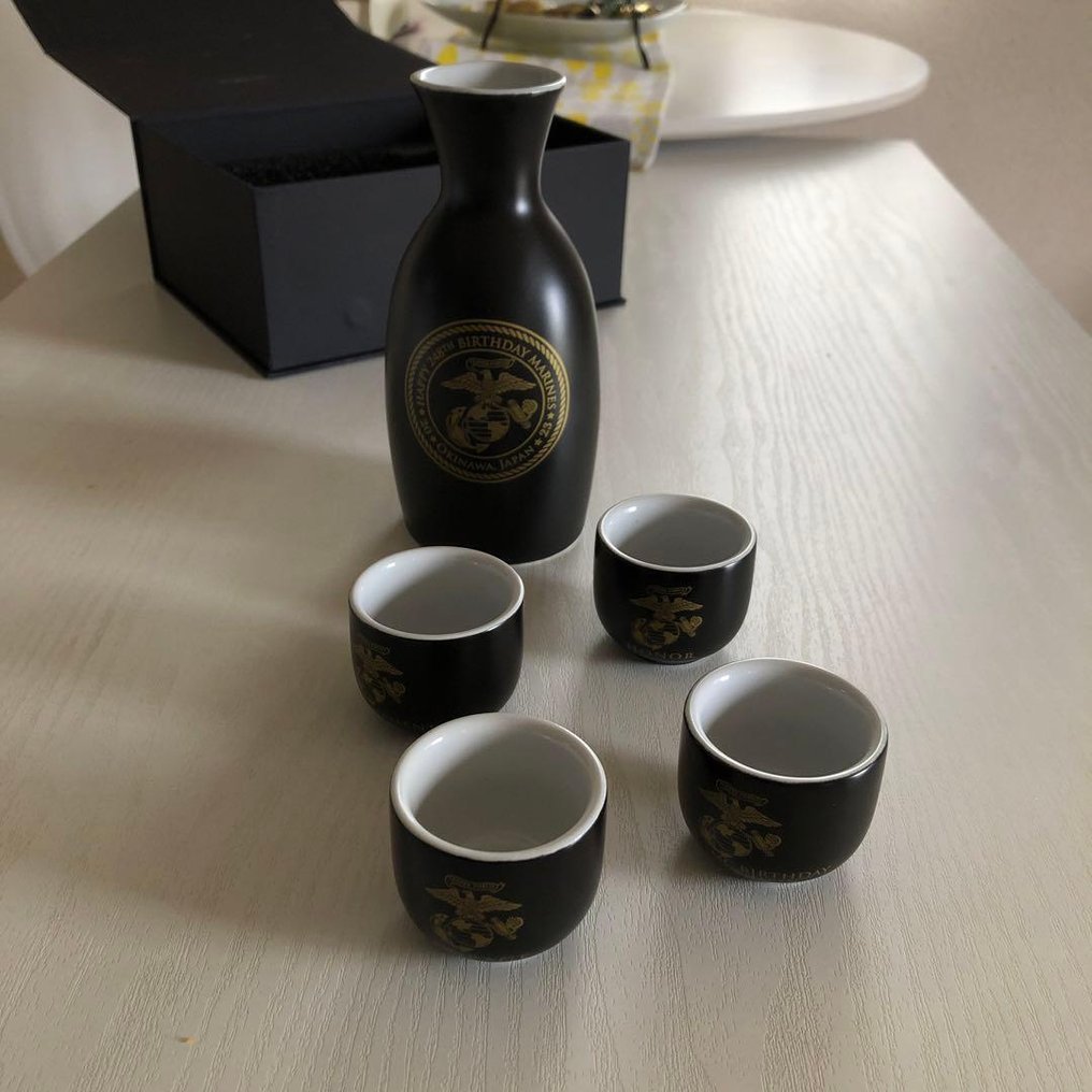 美国海军陆战队 - 纪念陶瓷酒壶与酒杯套装 - 軍用配件 - 2023 #1.0