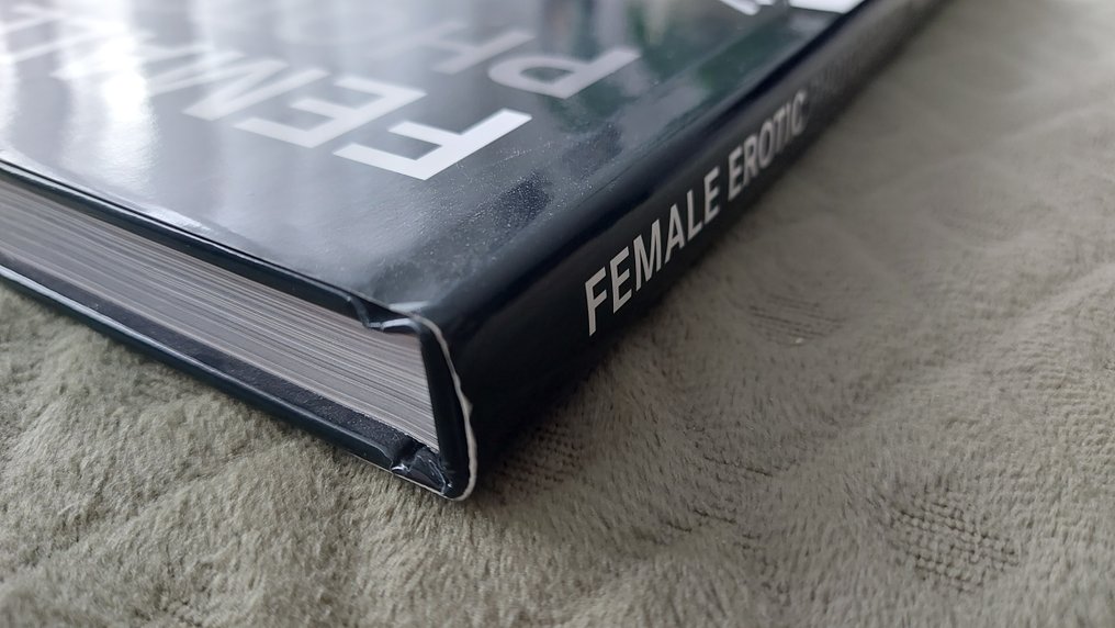 Reka Nyari - Female Erotic Photography - 2011 #4.3