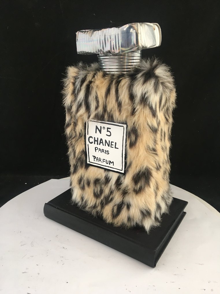 Norman Gekko - SAFARI CHANEL N.5 #2.1