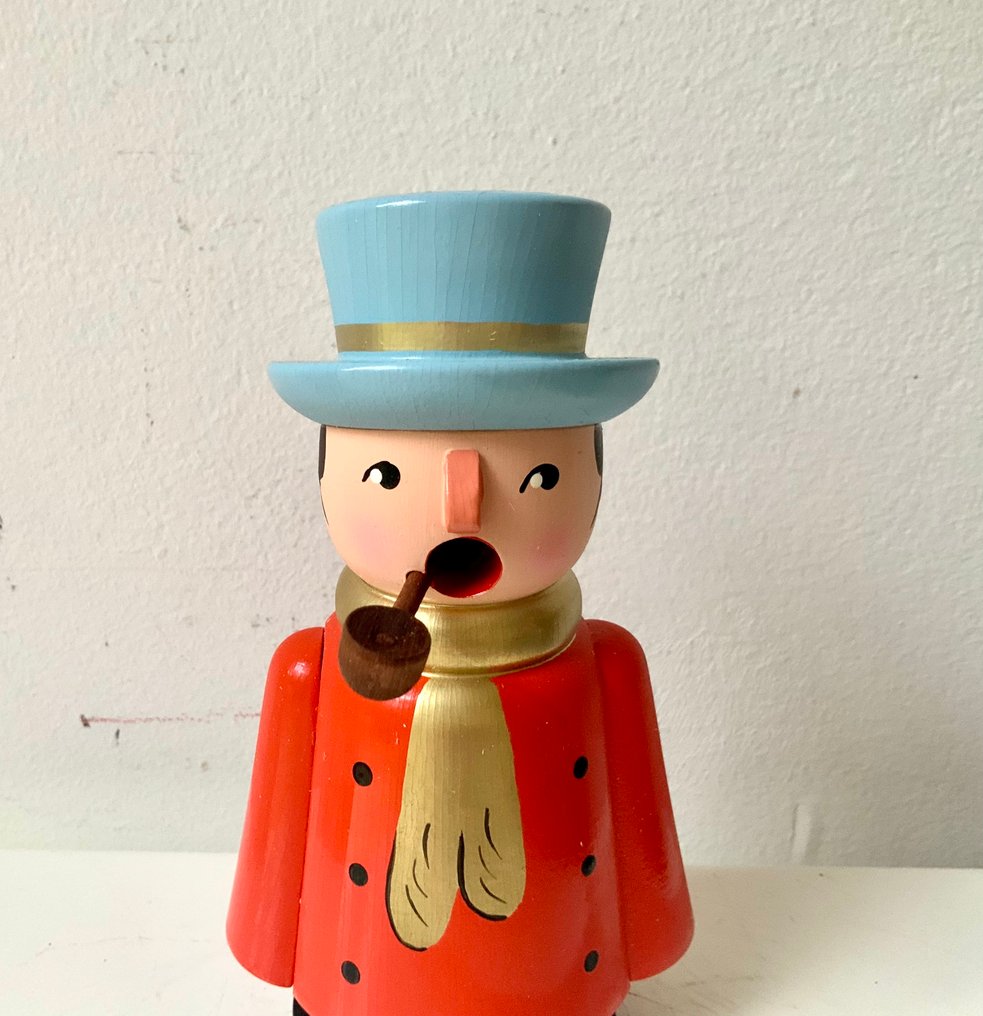 Ornament figurină de Crăciun Raum- und Tafelschmuck Gahlenz - Kutscher - Lemn - Erzgebirge în jurul anilor 2010-2020. #2.1