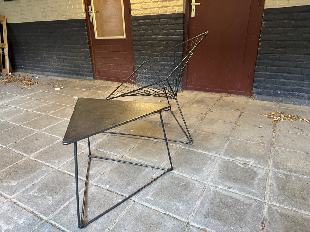 IKEA - Niels Gammelgaard - Καρέκλα - Καρέκλα από σύρμα 'OTI' & σπάνιο ταιριαστό τραπεζάκι - δεκαετία του 1980. - Χάλυβας, Μέταλλο - Σετ (Καρέκλα + Πλάι Τραπέζι) #3.2
