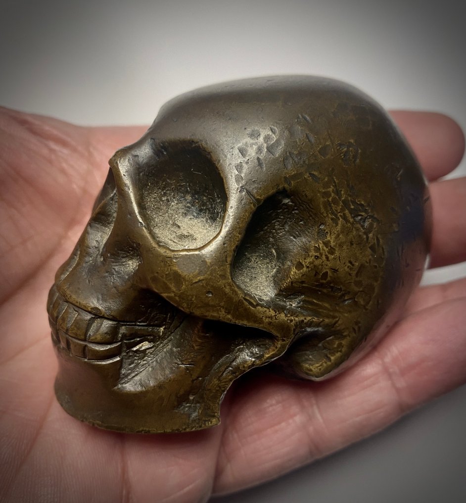 Sculpture, Memento Mori - Scultura in Bronzo Raffigurante Cranio Sorridente, Europa, XIX Secolo - 8 cm - Lost wax casting #4.3
