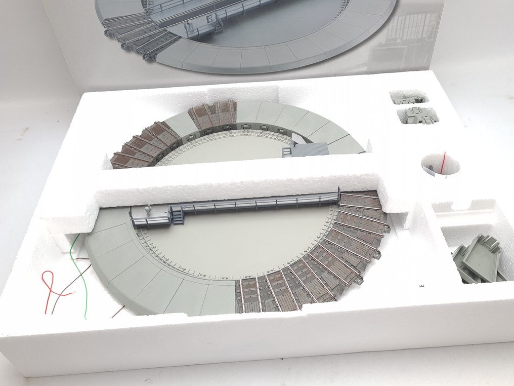 Märklin H0 - 74861/74871 - Tren a escala (1) - Plato giratorio C-Rail con sonido y iluminación LED - DB #2.1