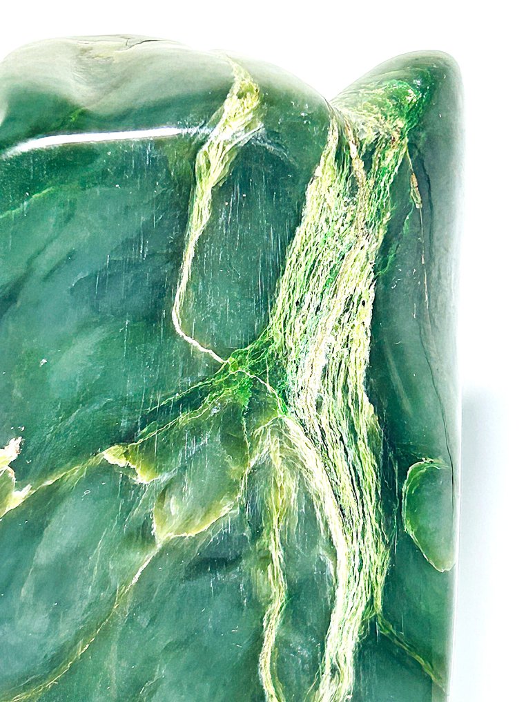 Intens afghansk nephritisk jade i fri form – Hjertechakra-sten - Højde: 127 mm - Bredde: 77 mm- 982 g - (1) #4.3