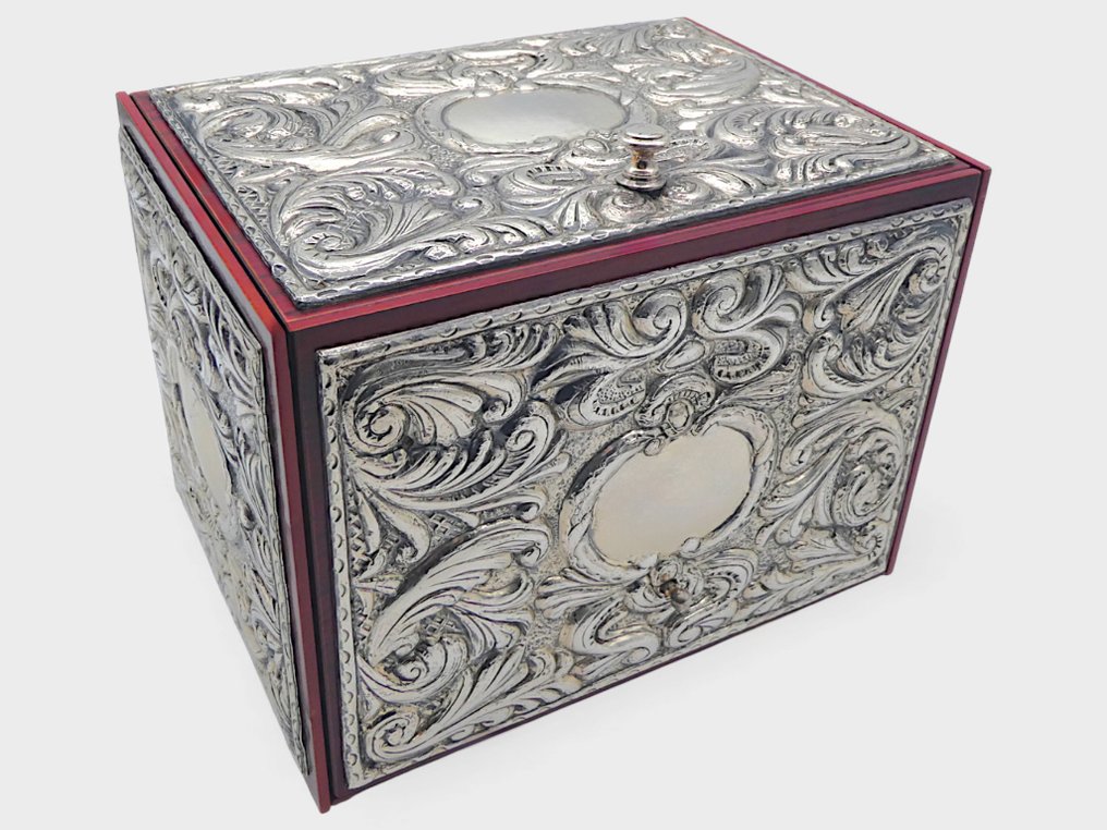 Mastro Argentiere di Ancona (434 AN) - Portagioie - Scrigno in Mogano Rivestito in Argento 925, Sbalzato con Volute e Girali - Classe e Stile - Argento #2.1