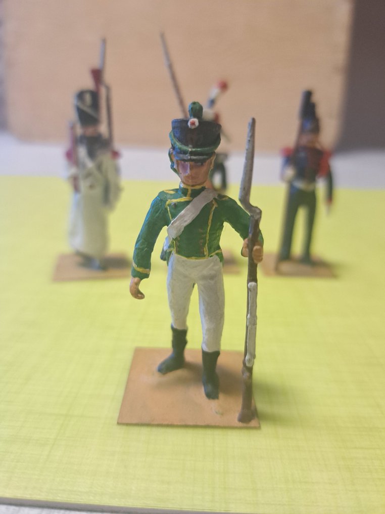 Collezione a tema - 4x figurine di soldati Almirall #4.3