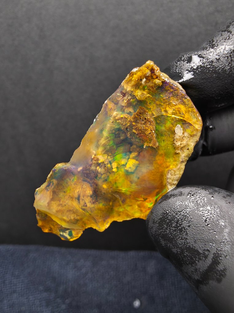 76.60克拉天然水晶蛋白石 粗糙- 15.32 g #1.0