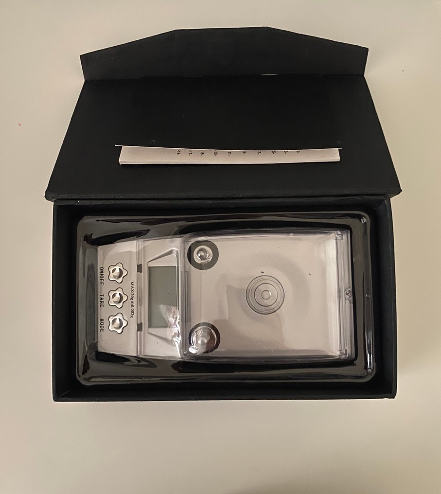 Accessories. Precision scale 2/1000 gram #2.1
