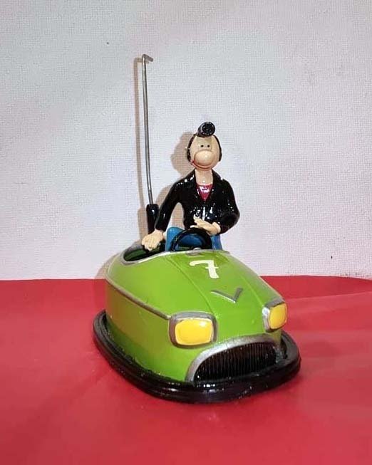 Pixi - Lucien - Lucien dans l'auto-tamponneuse verte #3.2