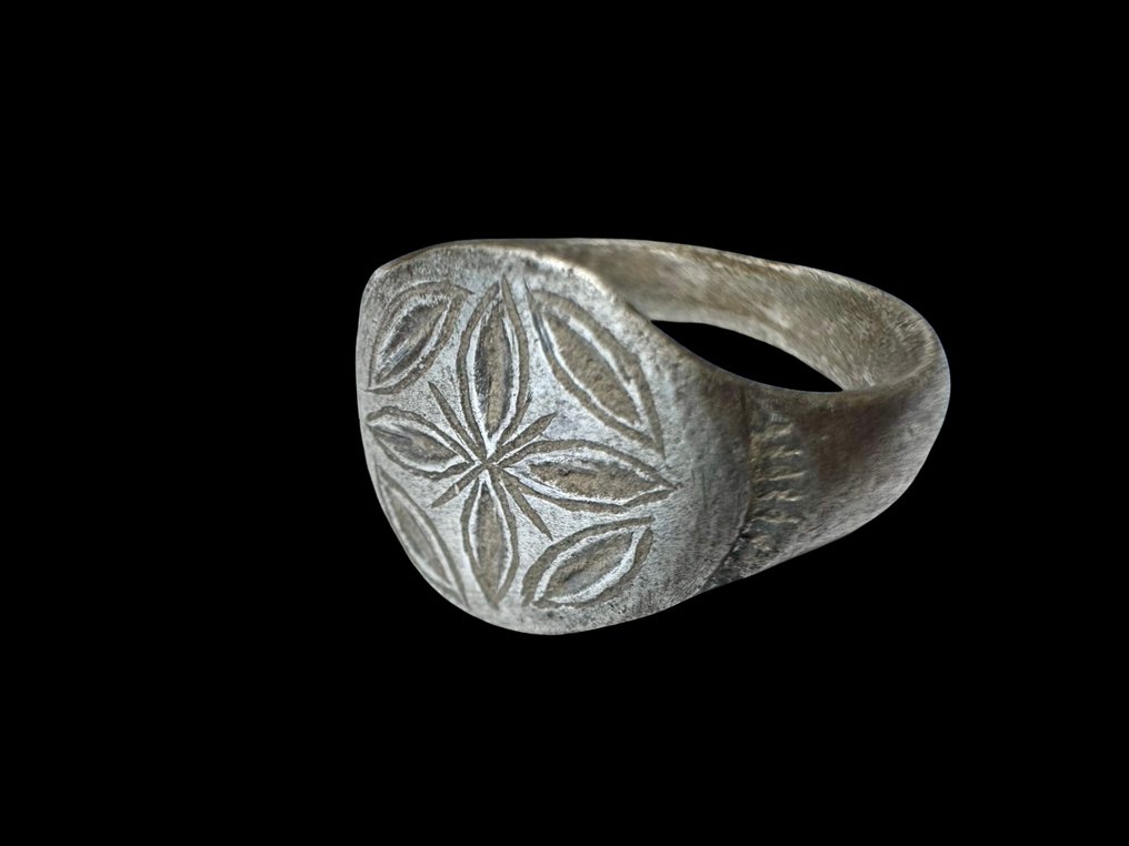 Μεσαιωνική, εποχή σταυροφόρων Ασημί Δαχτυλίδι (χωρίς τιμή ασφαλείας) #1.0