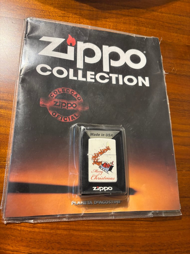 Zippo - Rare Zippo Merry Christmas in Mint Condition Sealed Package 2010 in original box with Leaflet - Sem preço de reserva - Pocket lighter - Steel (stainless) #1.0