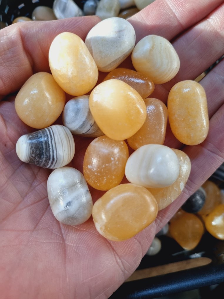 Big lot of top quality Mexican calcite, tumbled. Polished- 1.25 kg #4.3