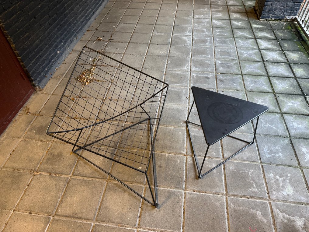 IKEA - Niels Gammelgaard - Καρέκλα - Καρέκλα από σύρμα 'OTI' & σπάνιο ταιριαστό τραπεζάκι - δεκαετία του 1980. - Χάλυβας, Μέταλλο - Σετ (Καρέκλα + Πλάι Τραπέζι) #1.0
