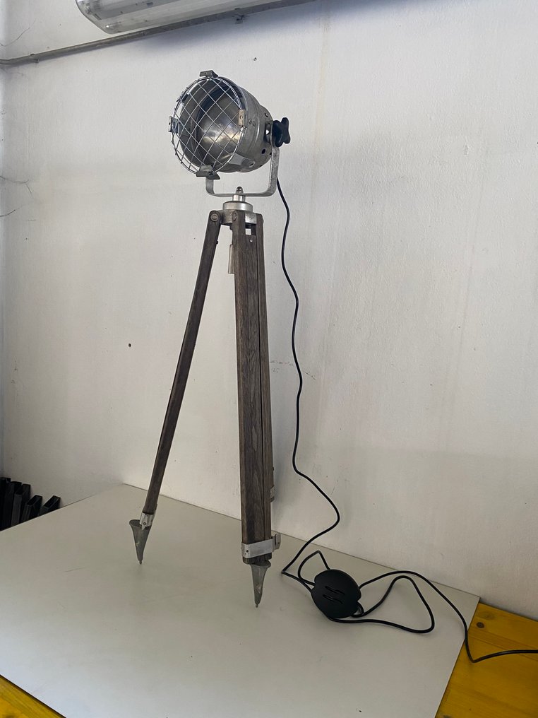 Φωτιστικό θεάτρου - Μέταλλο, Ξύλο #3.2