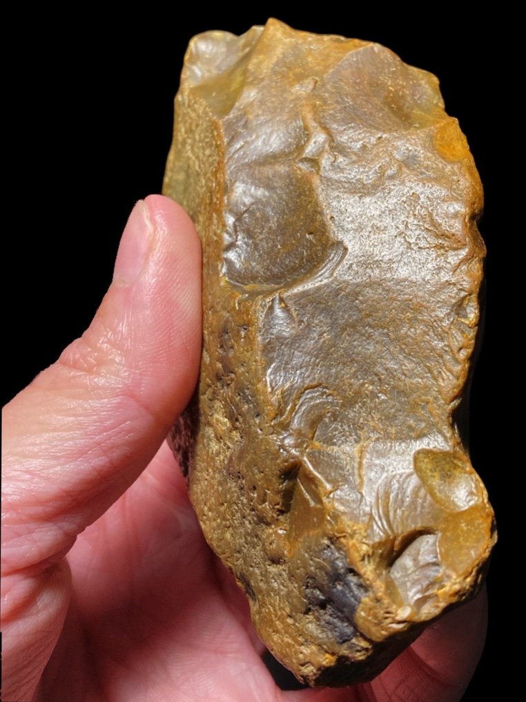 Paleolithic Flint Middle Paleolithic flint side-scraper (Mousterian) - 10.5 cm  (No reserve price) #3.2