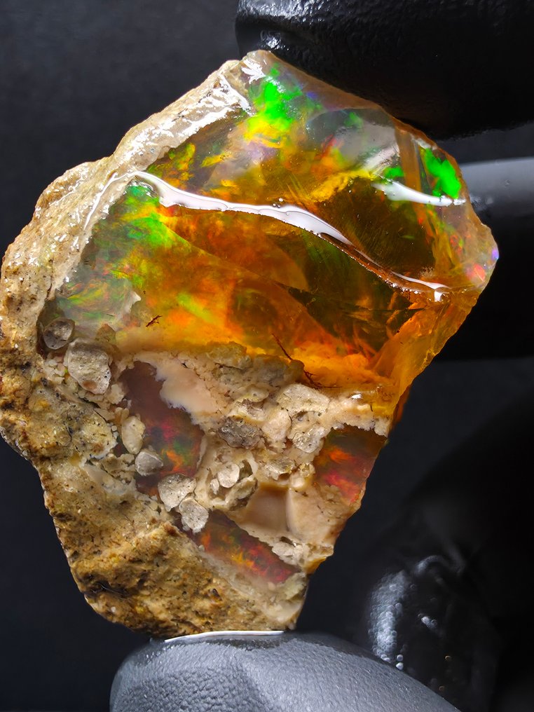 100.65ct Natural Crystal Opal Ruw- 20.13 g #1.0