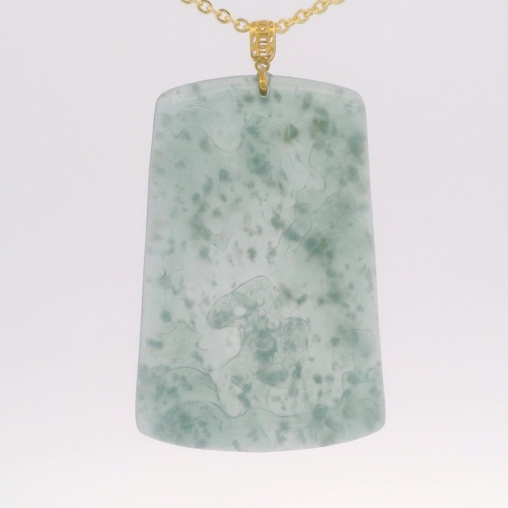 No reserve price - Pendant - 18 kt. Yellow gold, Hand-Carved Jade Scenery Pendant with 18K Gold Loop Jade #3.2