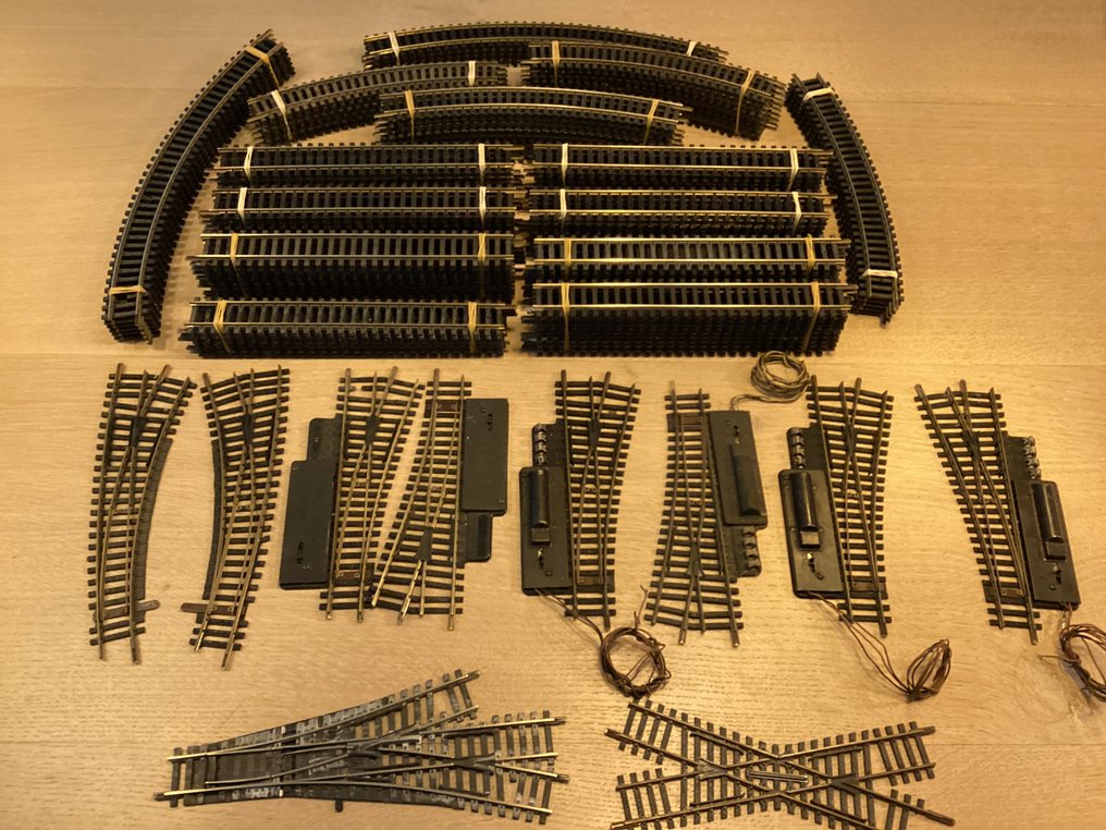 Fleischmann H0 - Modeltog skinner (128) #1.0