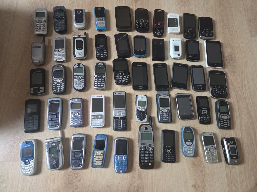 Samsung, Nokia, Philips, LG, Motorola, Blackberry, Sony - Smartphone (200) #1.0