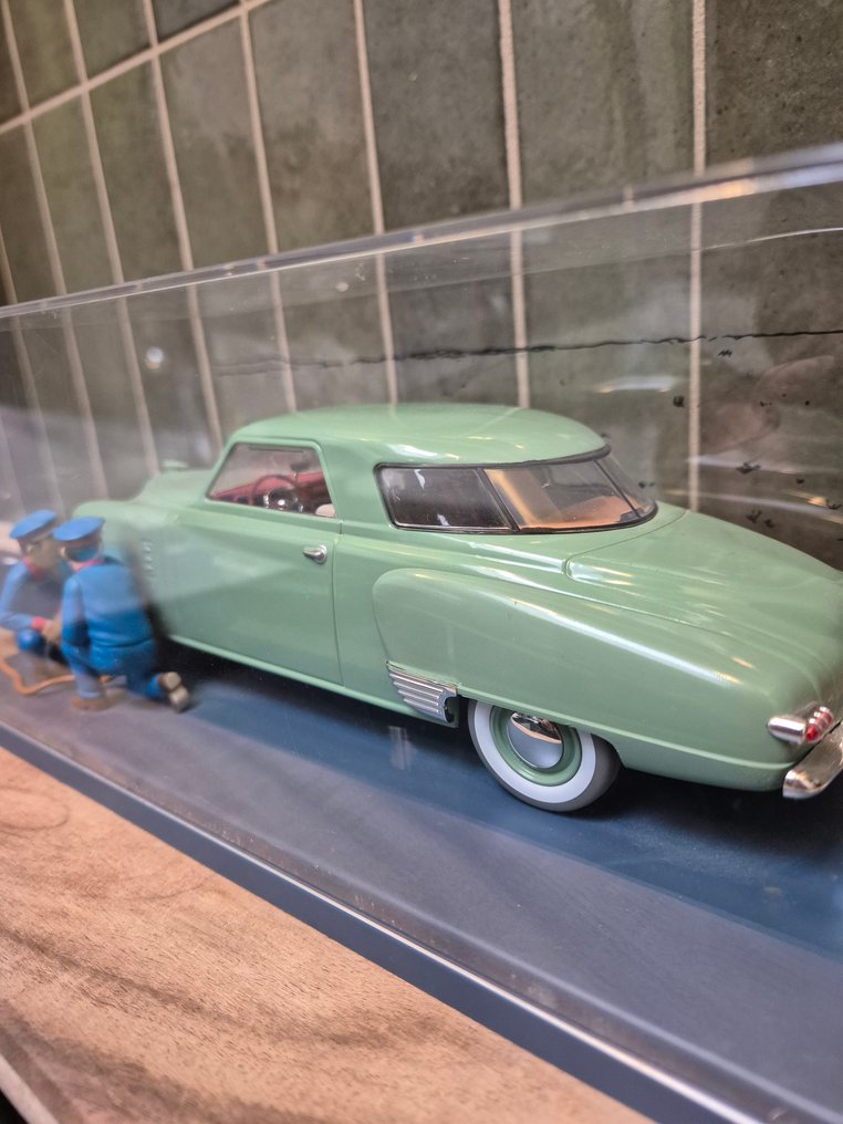 Moulinsart 1:24 - Machetă mașină - Hachette - Tintin – Mașină 1/24 – Studebaker-ul din garajul Simoun #3.2