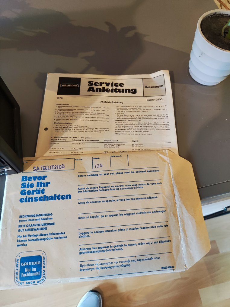 Grundig - Satellite 2100 World radio #2.1